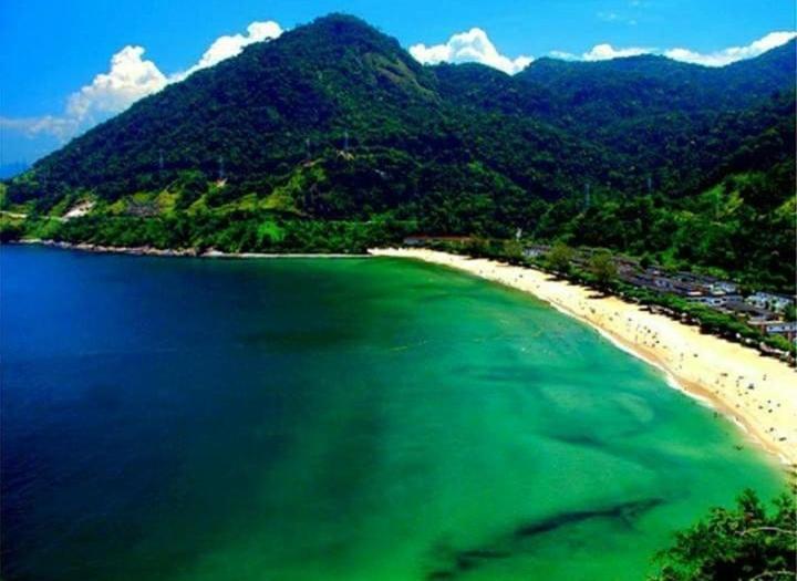 Residencial Avalon Villa อังกราโดสเฮย์ส ภายนอก รูปภาพ